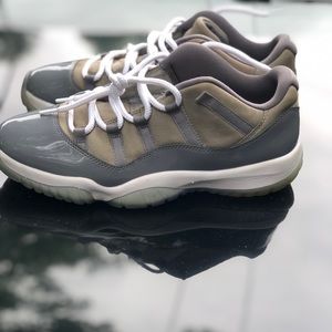 Cool grey 11 lows 9/10 condition